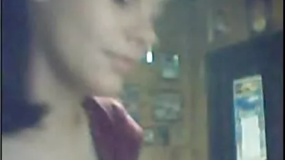 Ia fete romance goale pizda de pe dildo si i-o trage anusul pe pula
