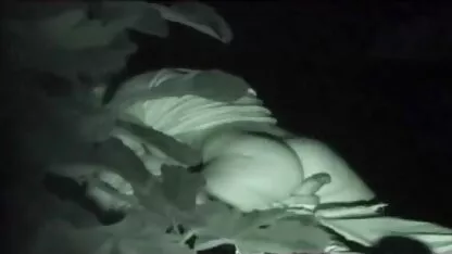 Dubla fete nud la mare penetrare pe confortabil Fata in pat