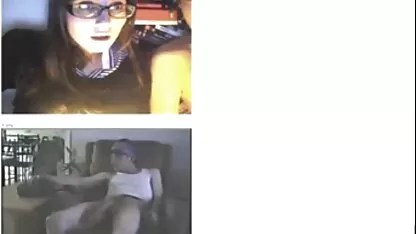 Sora a fotografii cu femei goale făcut fratele ei a luat med cu ea