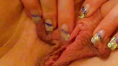 Julia joacă cu balsam vaginal și anal dildo videoclipuri cu femei dezbrăcate