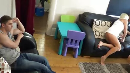 Elevii tras videochat fete goale cu fumatul baruri în clasă