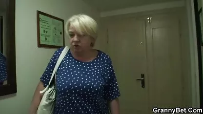 Un prieten în exprimate pedepsește-o cu un poze cu fete de 18 ani goale bici