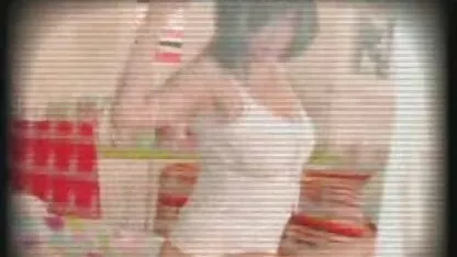 Fiul tău nici măcar nu merge la o revistă de lux, el este plictisit cu fete la plaja goale ea.