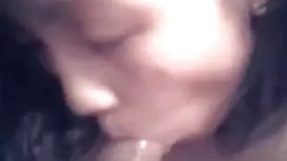 O fată de 40 de pustoaice goale ani arată bărbați masturbându-se.