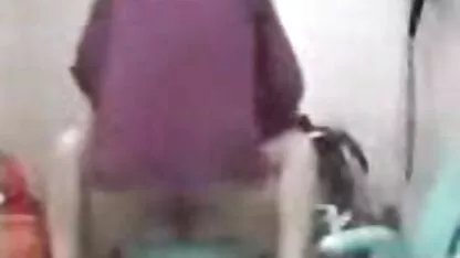 Rusoaica mângâie virgine goale o suculente pizde