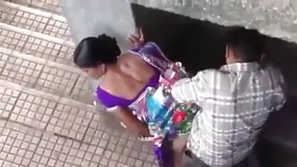 Capra a ajuns filme fete goale în peștera din spate.