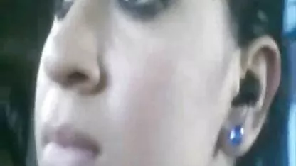 Fiul a venit acasă plin de bere și mama lui la dus să imagini cu femei gole doarmă.