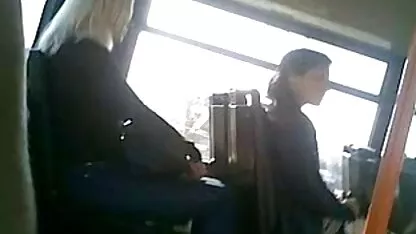 În întuneric, nu înțelegea cine suge și rupe fiica sa. femei goale pizde