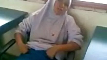 Fata roșie este folosită pentru sex anal fete desbracate și cămilă în mână.