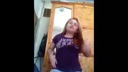 Se med în fund cu porno cu fete goale un student bronzat