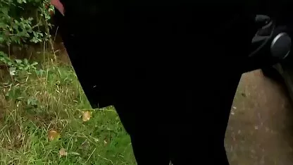 A impresionat fete brunete goale casa cu fiul său pe camera video.
