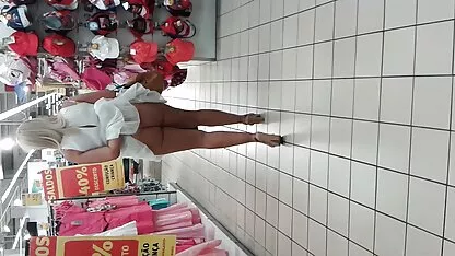 Unchiul are femei goale frumoase o scula.