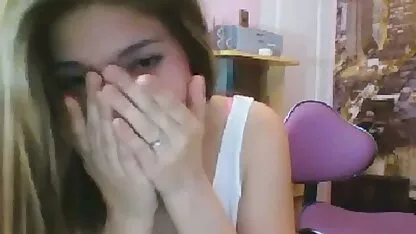 Pentru trădare, a trebuit să se culce cu unul dintre fete dezbracate goale prietenii săi.