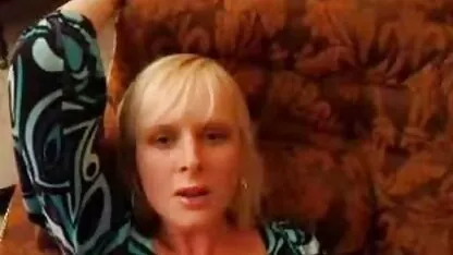 M-am dus să vizitez un prieten și feti goali am experimentat primul sex din viața mea.